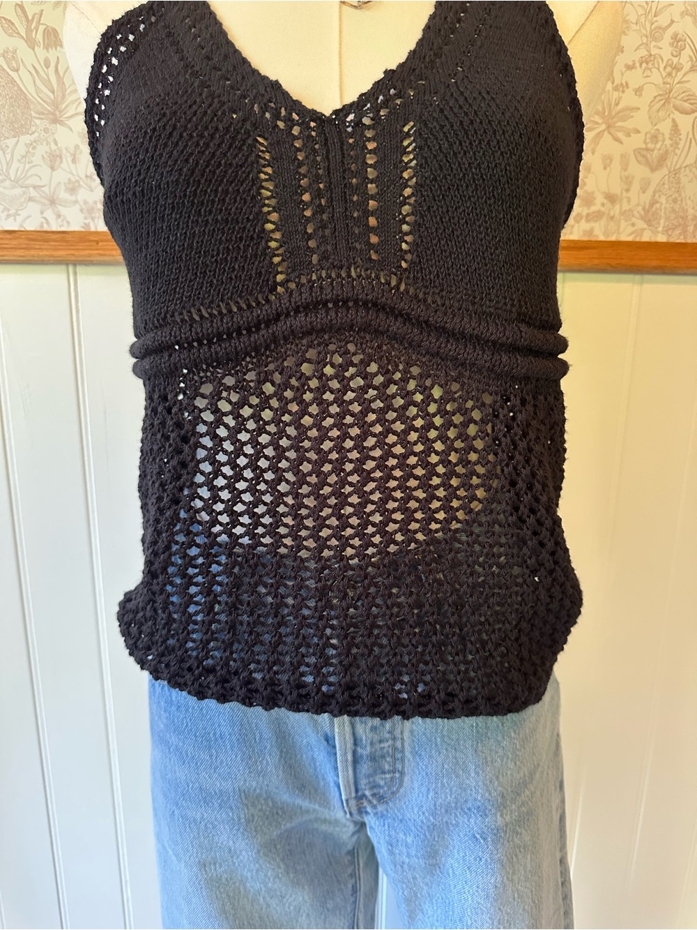 Active USA Black Crochet V-Neck Tank Top - Picture 4 of 6